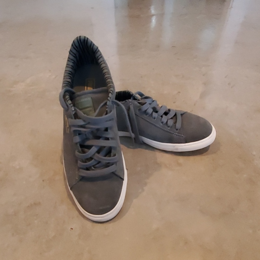 Pumas men's size 10